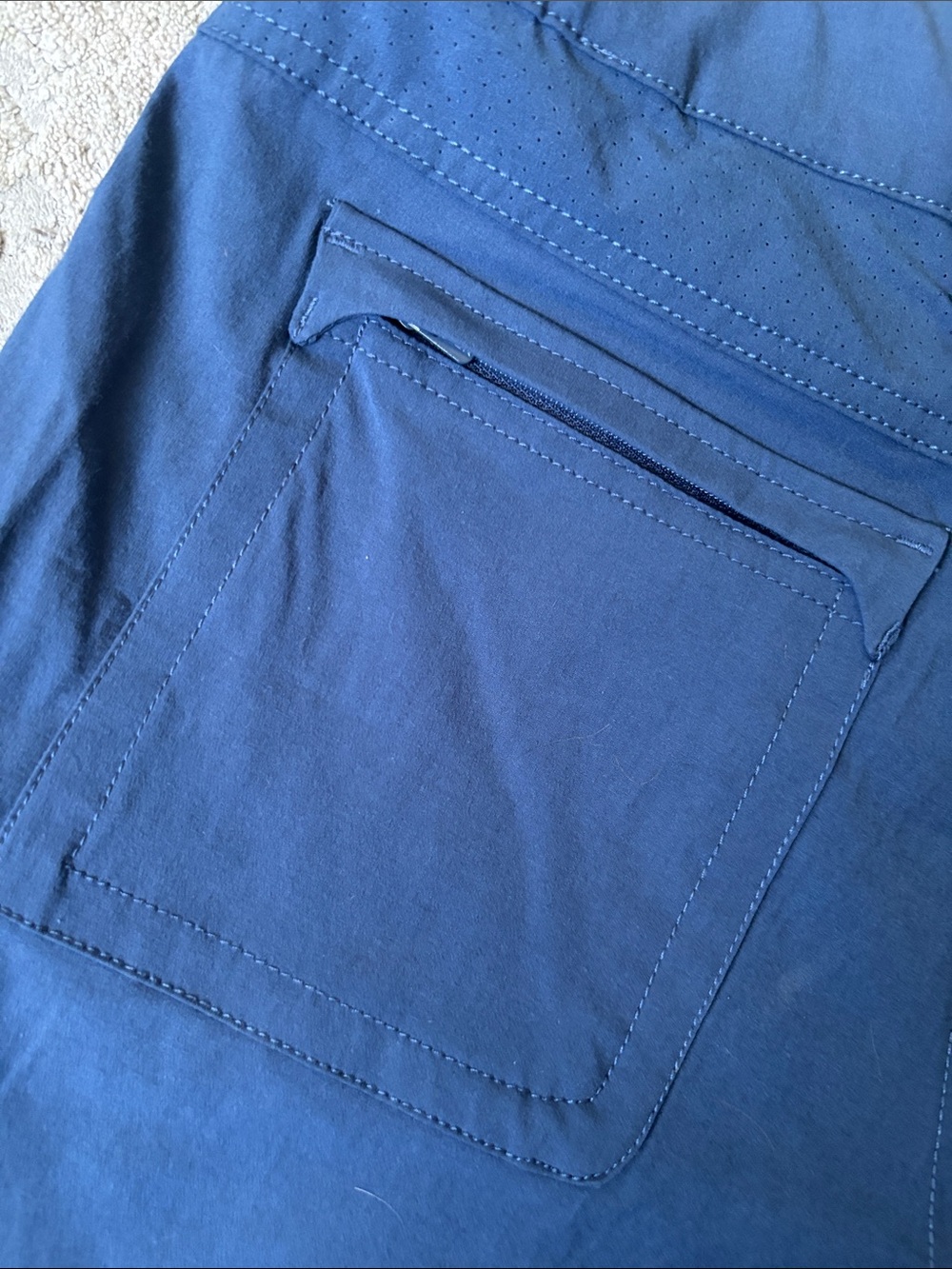 Huk Men's Navy Hybrid Fishing Shorts - Picture 6 of 6
